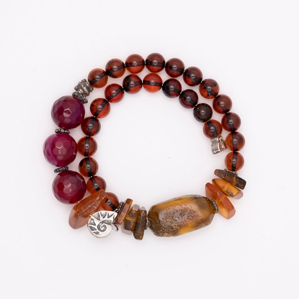 Bracelet made of genuine amber from Baltic sea-cut by hand, agate and silver