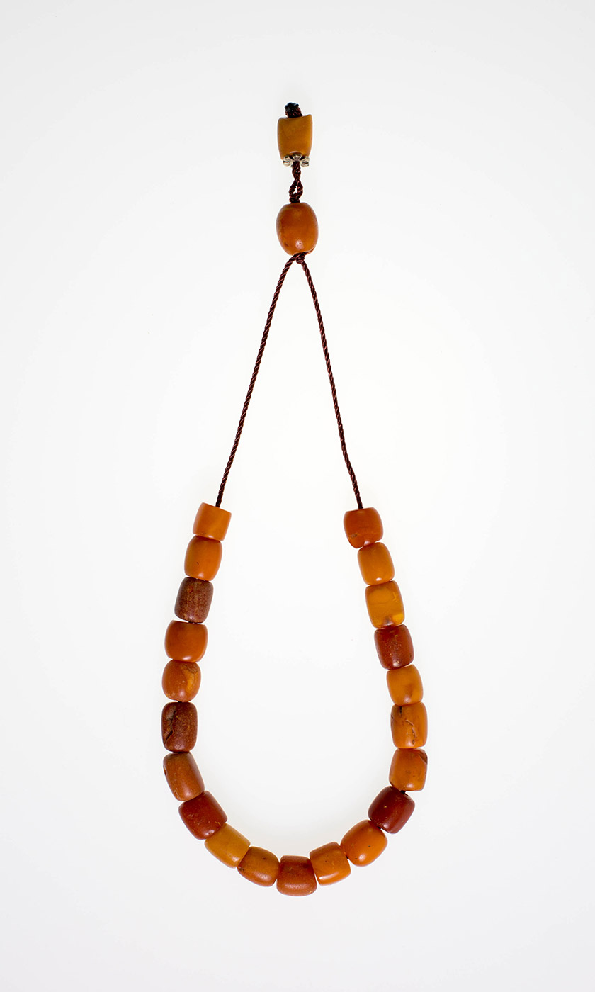 Komboloi made of Kahraman (Old cut Amber - Yemen orange, cut by hand 1880-1900)