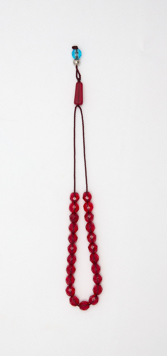 komboloi-amulet made of crystal  - multi-edged (transparent red)
pawer