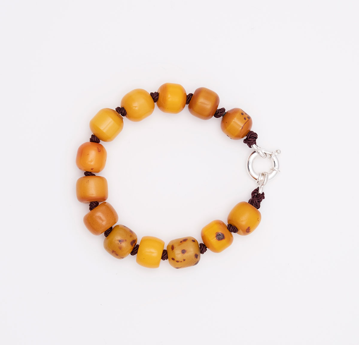 Bracelet made of Mastic-Amber, old mixture of amber and bakelite (1930-1950) and silver