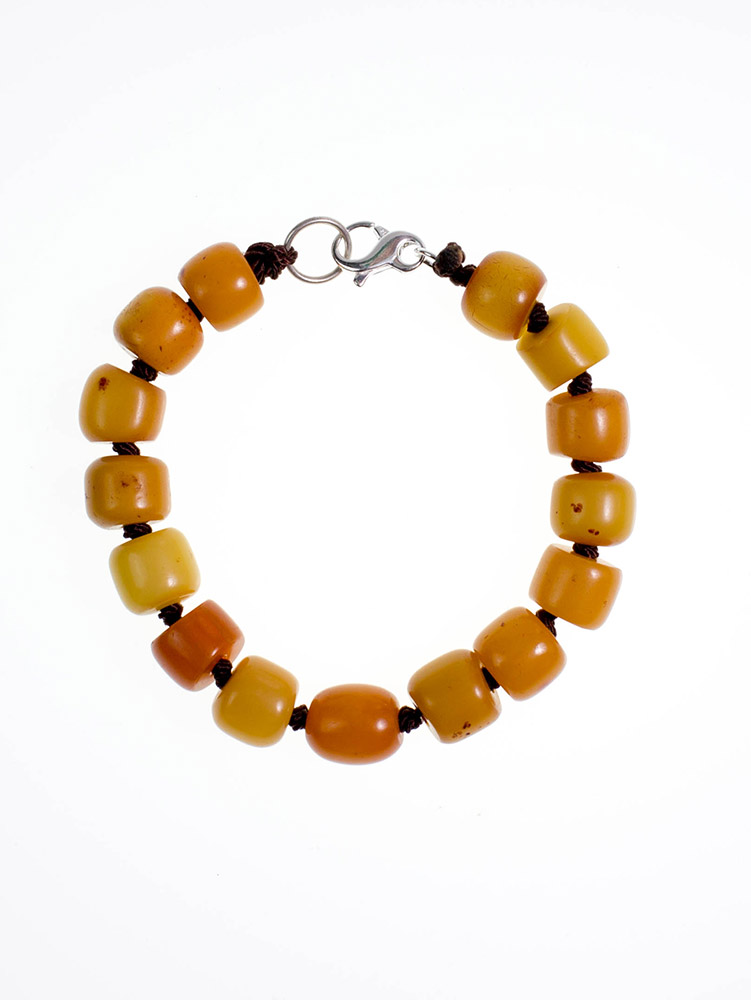 Bracelet made of Mastic-Amber, old mixture of amber and bakelite (1930-1950) and silver